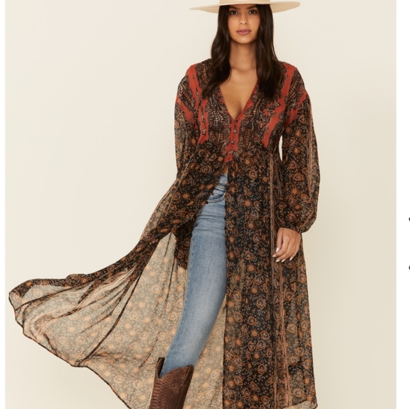 Free People Dresses & Skirts - Free people Free Flowing Printed Maxi Top